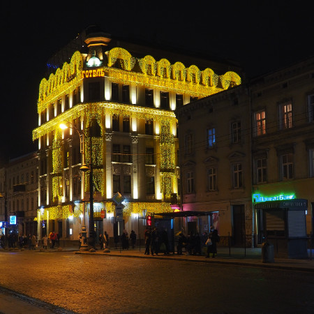 Готелі Львів